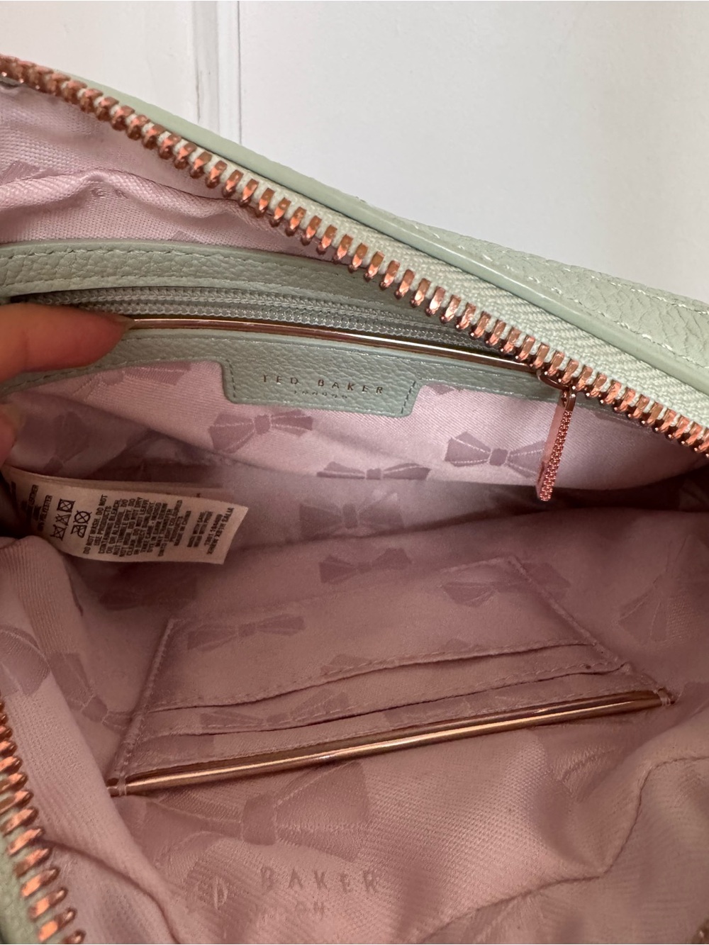 Ted Baker Mint Green Pebble Leather Crossbody with Rose Gold Chain - Picture 2 of 8